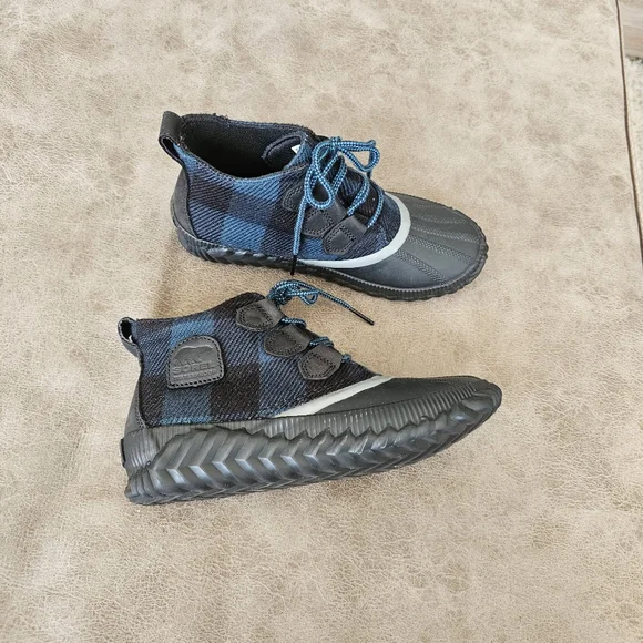 Sorel Ankle Boots in Black and Teal - Picture 3 of 8